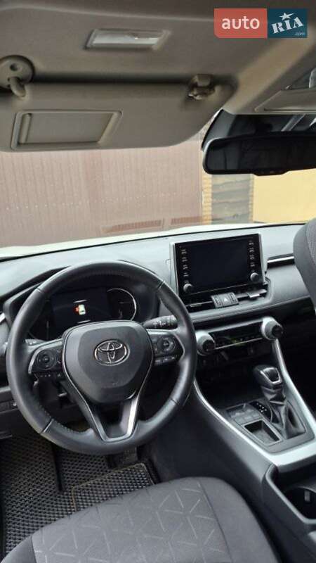 Позашляховик / Кросовер Toyota RAV4 2021 в Києві
