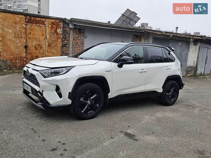 Внедорожник / Кроссовер Toyota RAV4 2019 в Киеве