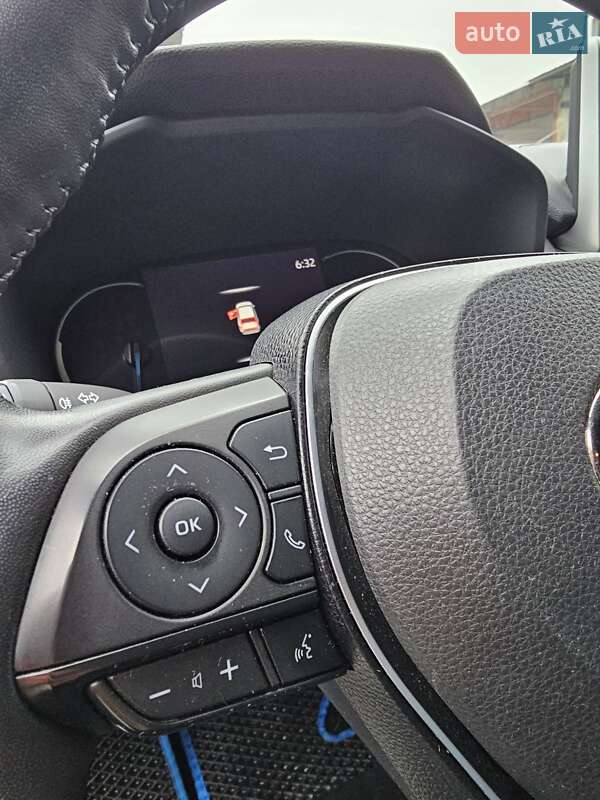 Внедорожник / Кроссовер Toyota RAV4 2019 в Киеве