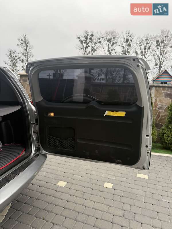Внедорожник / Кроссовер Toyota RAV4 2007 в Жовкве