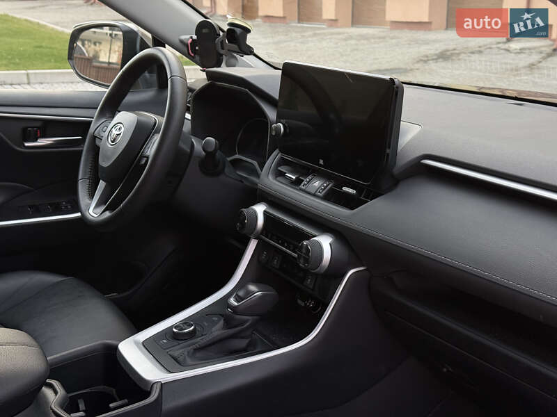 Позашляховик / Кросовер Toyota RAV4 2023 в Львові фото 28 Позашляховик / Кросовер Toyota RAV4 2023 в Львові