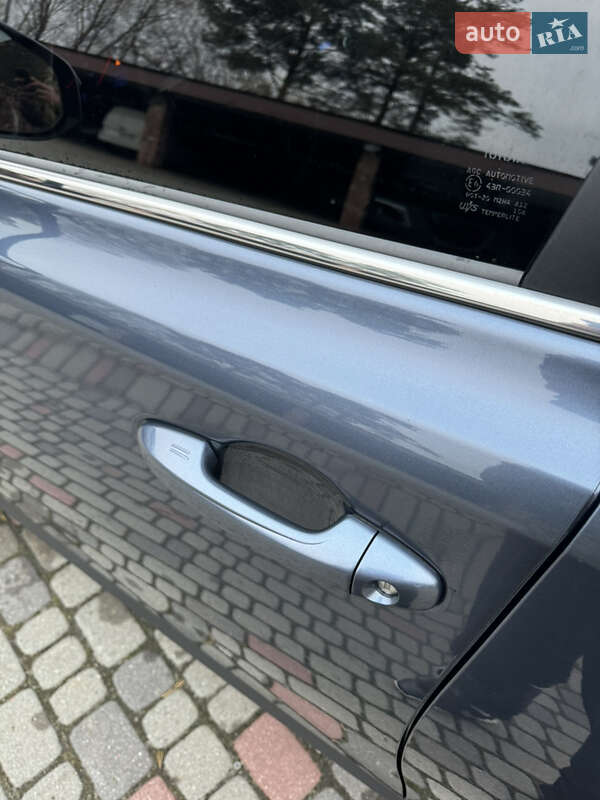 Внедорожник / Кроссовер Toyota RAV4 2013 в Любомле