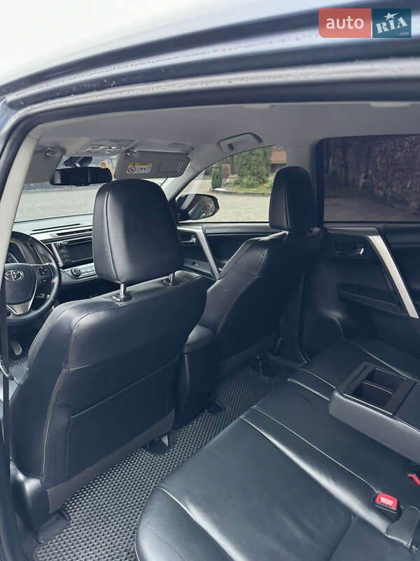 Внедорожник / Кроссовер Toyota RAV4 2013 в Любомле