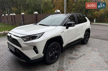 Внедорожник / Кроссовер Toyota RAV4 2021 в Киеве