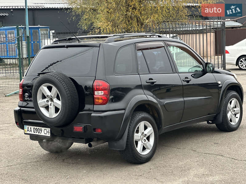 Внедорожник / Кроссовер Toyota RAV4 2005 в Киеве