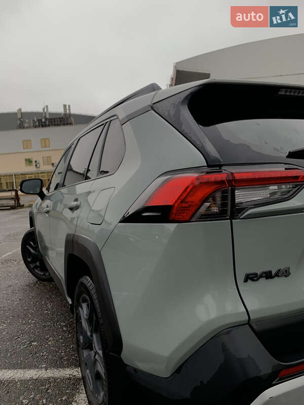 Внедорожник / Кроссовер Toyota RAV4 2022 в Киеве