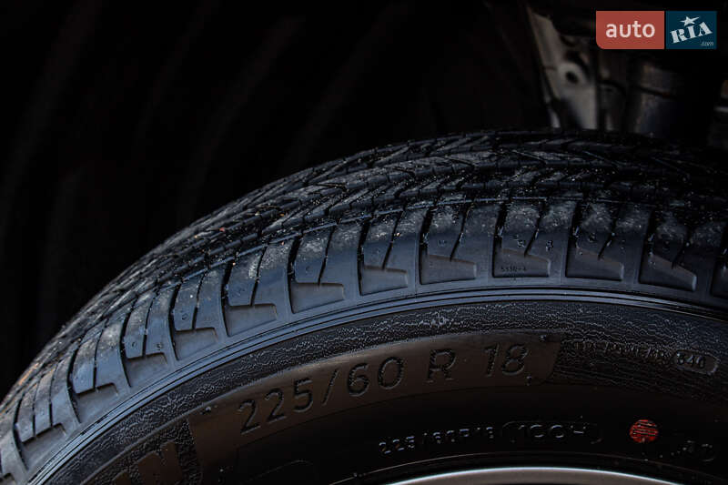 Внедорожник / Кроссовер Toyota RAV4 2025 в Львове