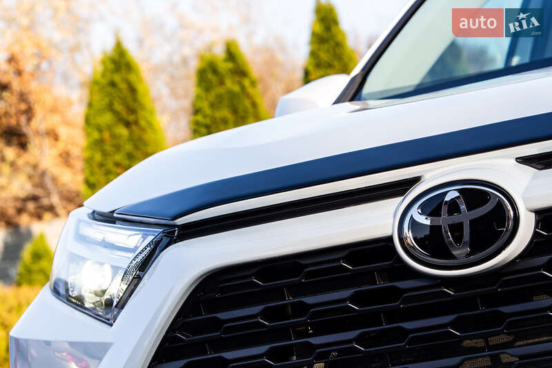Внедорожник / Кроссовер Toyota RAV4 2025 в Львове