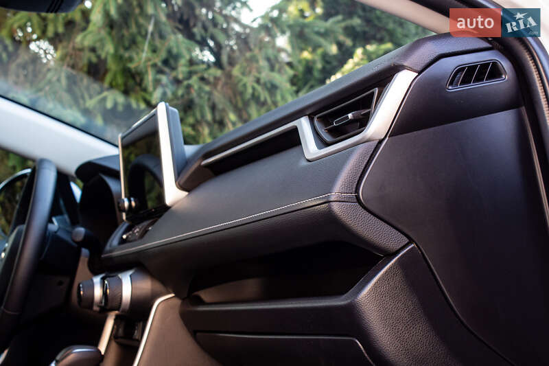 Внедорожник / Кроссовер Toyota RAV4 2025 в Львове