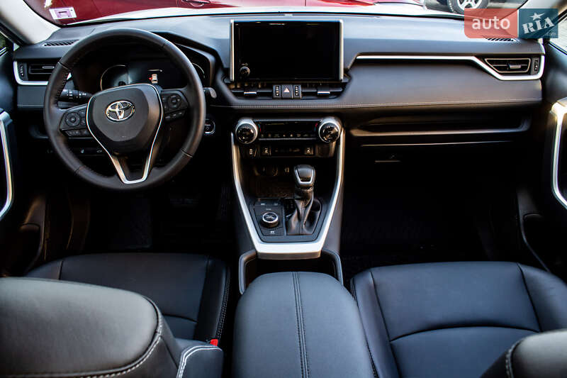 Внедорожник / Кроссовер Toyota RAV4 2025 в Львове