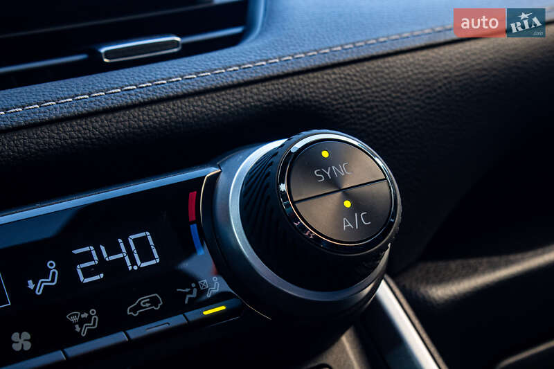 Внедорожник / Кроссовер Toyota RAV4 2025 в Львове