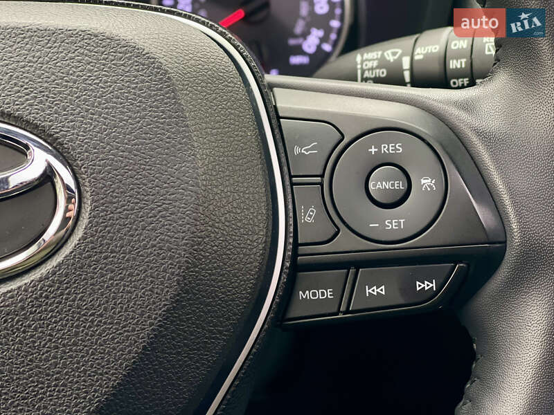 Внедорожник / Кроссовер Toyota RAV4 2019 в Киеве