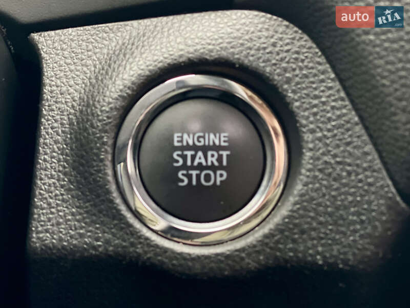 Внедорожник / Кроссовер Toyota RAV4 2019 в Киеве