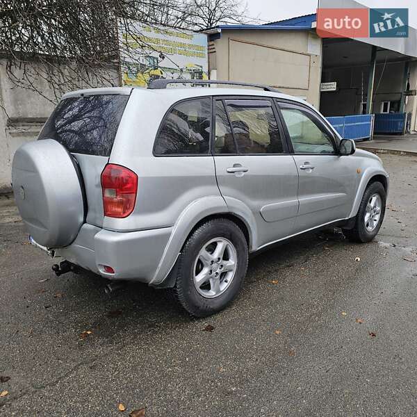 Внедорожник / Кроссовер Toyota RAV4 2001 в Киеве