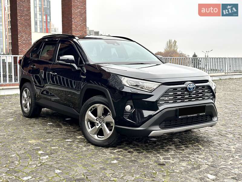 Внедорожник / Кроссовер Toyota RAV4 2021 в Днепре