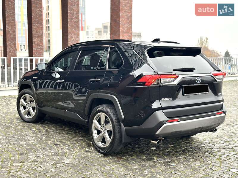 Внедорожник / Кроссовер Toyota RAV4 2021 в Днепре