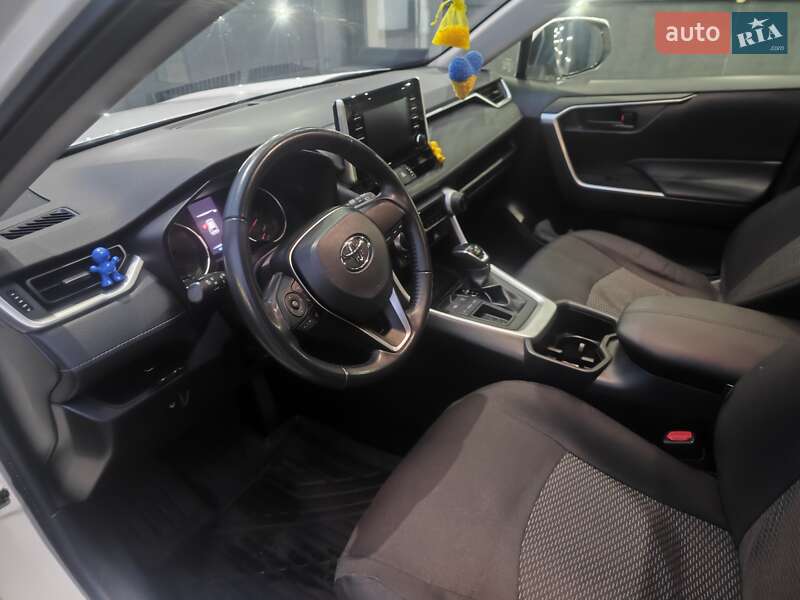 Внедорожник / Кроссовер Toyota RAV4 2022 в Харькове