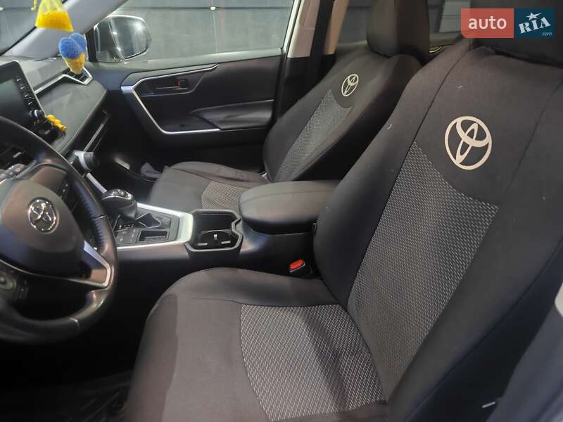 Внедорожник / Кроссовер Toyota RAV4 2022 в Харькове