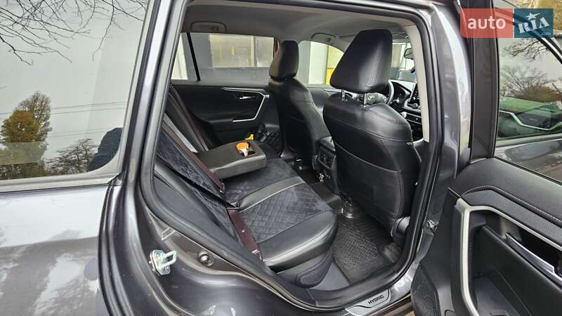 Позашляховик / Кросовер Toyota RAV4 2019 в Одесі фото 19 Позашляховик / Кросовер Toyota RAV4 2019 в Одесі