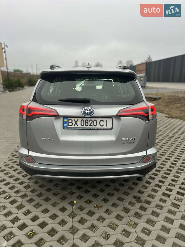 Внедорожник / Кроссовер Toyota RAV4 2018 в Хмельницком