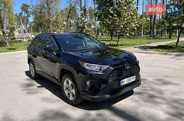 Внедорожник / Кроссовер Toyota RAV4 2019 в Киеве