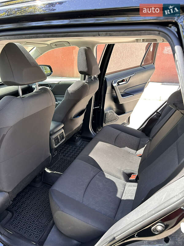 Позашляховик / Кросовер Toyota RAV4 2019 в Києві