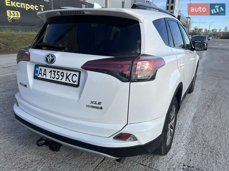 Внедорожник / Кроссовер Toyota RAV4 2018 в Киеве фото 6 Внедорожник / Кроссовер Toyota RAV4 2018 в Киеве