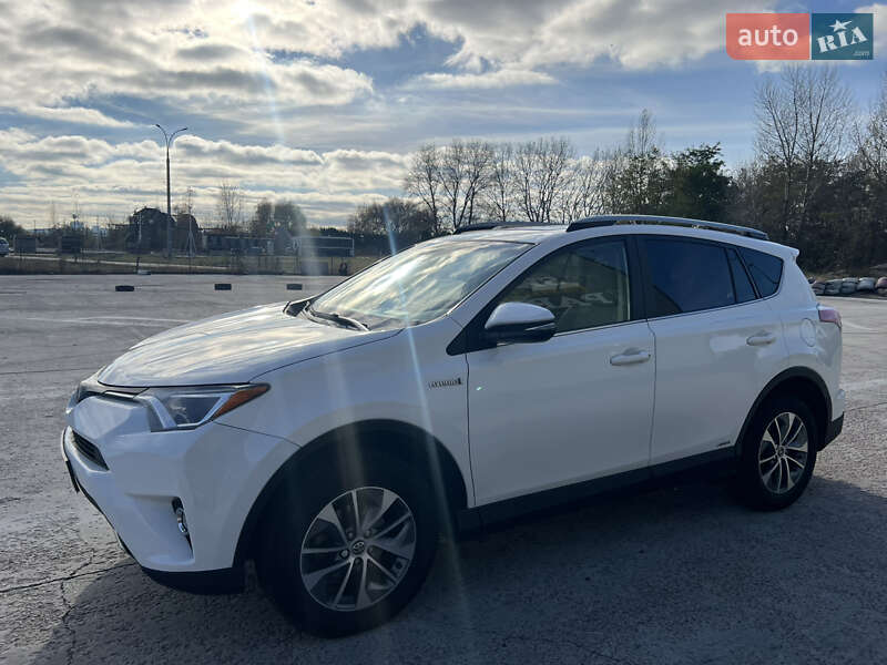 Внедорожник / Кроссовер Toyota RAV4 2018 в Киеве фото 12 Внедорожник / Кроссовер Toyota RAV4 2018 в Киеве