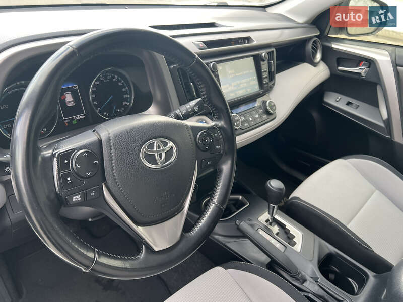 Внедорожник / Кроссовер Toyota RAV4 2018 в Киеве фото 19 Внедорожник / Кроссовер Toyota RAV4 2018 в Киеве