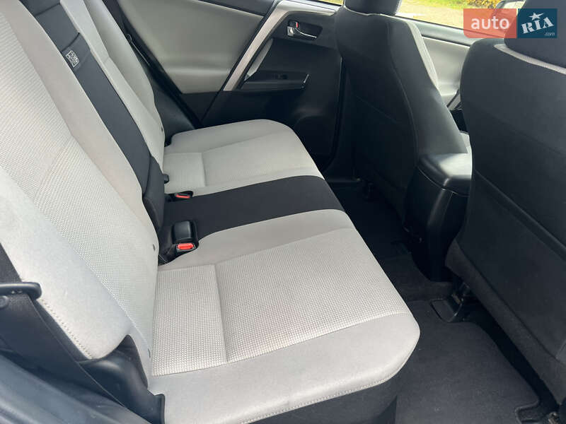 Внедорожник / Кроссовер Toyota RAV4 2018 в Киеве фото 28 Внедорожник / Кроссовер Toyota RAV4 2018 в Киеве