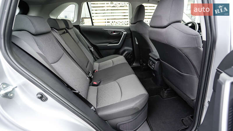 Позашляховик / Кросовер Toyota RAV4 2024 в Львові