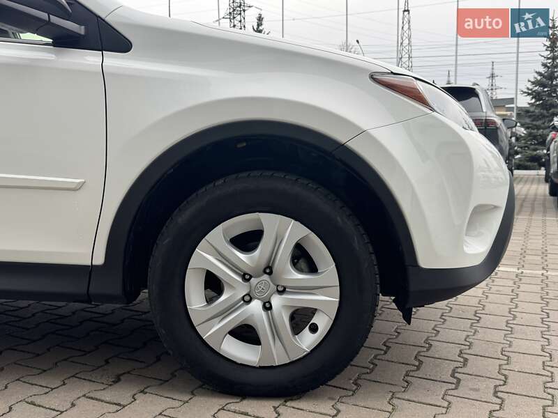 Внедорожник / Кроссовер Toyota RAV4 2015 в Черновцах фото 4 Внедорожник / Кроссовер Toyota RAV4 2015 в Черновцах