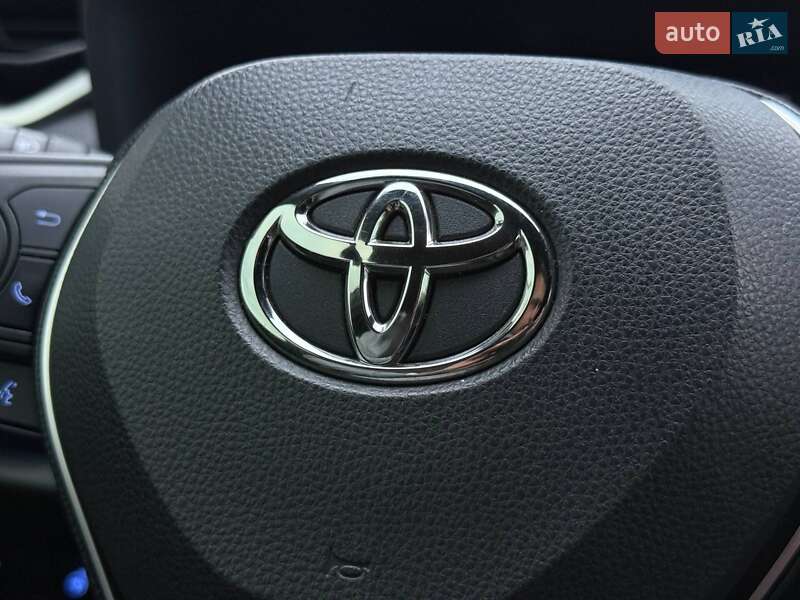 Позашляховик / Кросовер Toyota RAV4 2019 в Кривому Розі