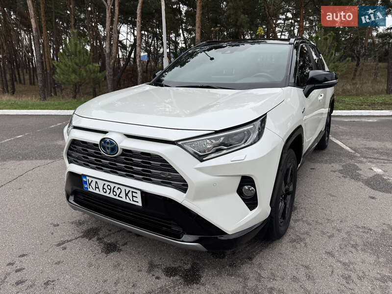 Внедорожник / Кроссовер Toyota RAV4 2018 в Киеве фото 3 Внедорожник / Кроссовер Toyota RAV4 2018 в Киеве