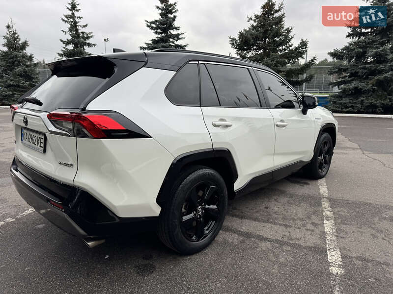 Внедорожник / Кроссовер Toyota RAV4 2018 в Киеве фото 17 Внедорожник / Кроссовер Toyota RAV4 2018 в Киеве