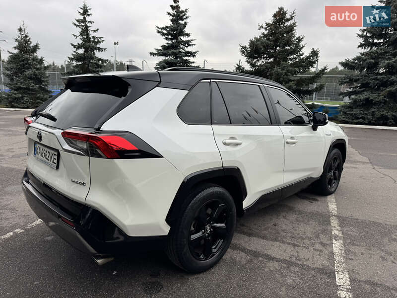 Внедорожник / Кроссовер Toyota RAV4 2018 в Киеве фото 16 Внедорожник / Кроссовер Toyota RAV4 2018 в Киеве