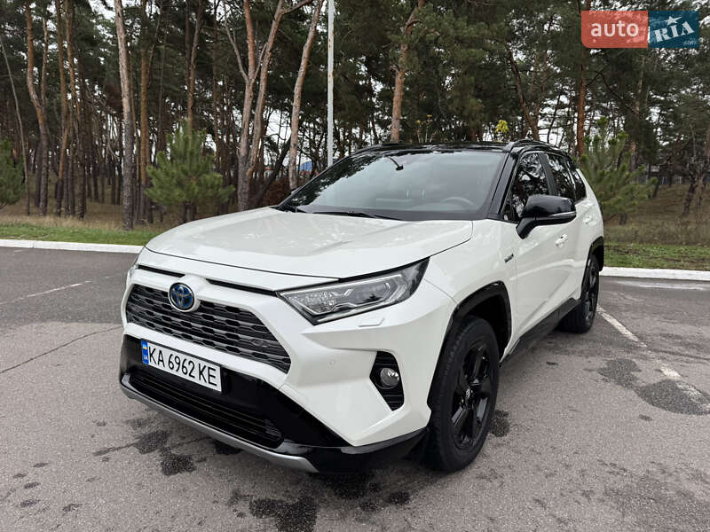 Внедорожник / Кроссовер Toyota RAV4 2018 в Киеве фото 32 Внедорожник / Кроссовер Toyota RAV4 2018 в Киеве