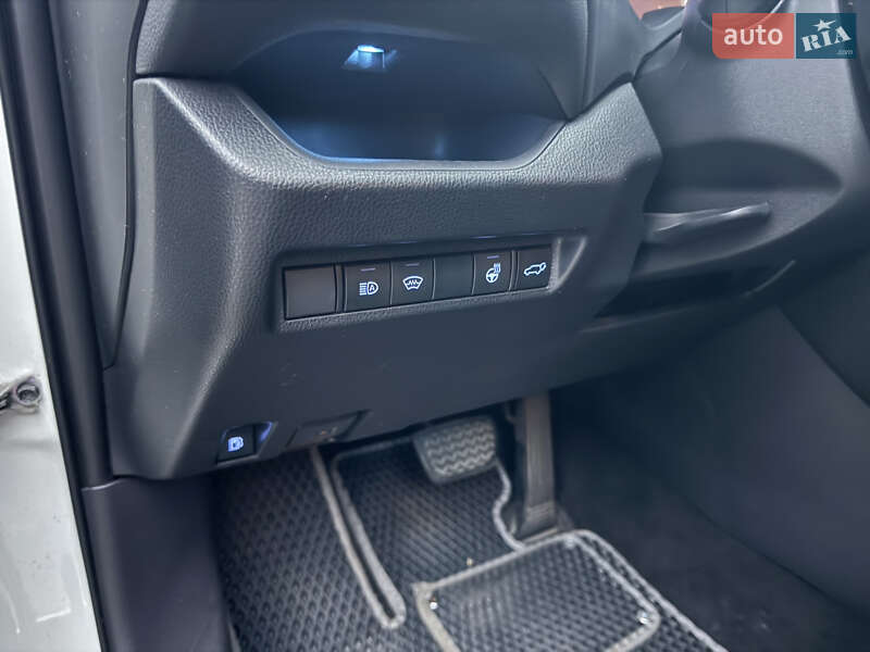 Внедорожник / Кроссовер Toyota RAV4 2018 в Киеве фото 59 Внедорожник / Кроссовер Toyota RAV4 2018 в Киеве