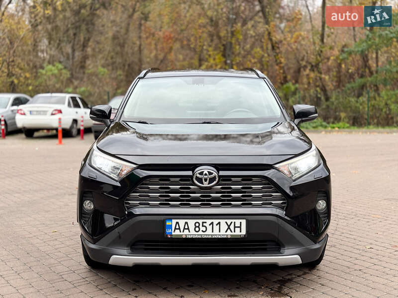 Внедорожник / Кроссовер Toyota RAV4 2019 в Киеве фото 2 Внедорожник / Кроссовер Toyota RAV4 2019 в Киеве