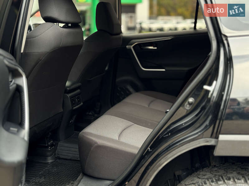 Внедорожник / Кроссовер Toyota RAV4 2019 в Киеве фото 17 Внедорожник / Кроссовер Toyota RAV4 2019 в Киеве