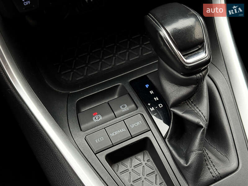 Внедорожник / Кроссовер Toyota RAV4 2019 в Киеве фото 26 Внедорожник / Кроссовер Toyota RAV4 2019 в Киеве