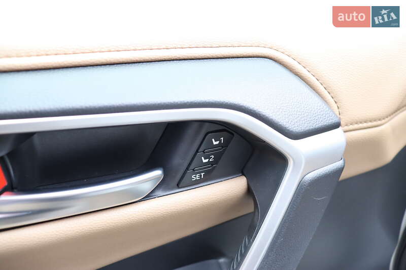 Позашляховик / Кросовер Toyota RAV4 2020 в Львові фото 13 Позашляховик / Кросовер Toyota RAV4 2020 в Львові