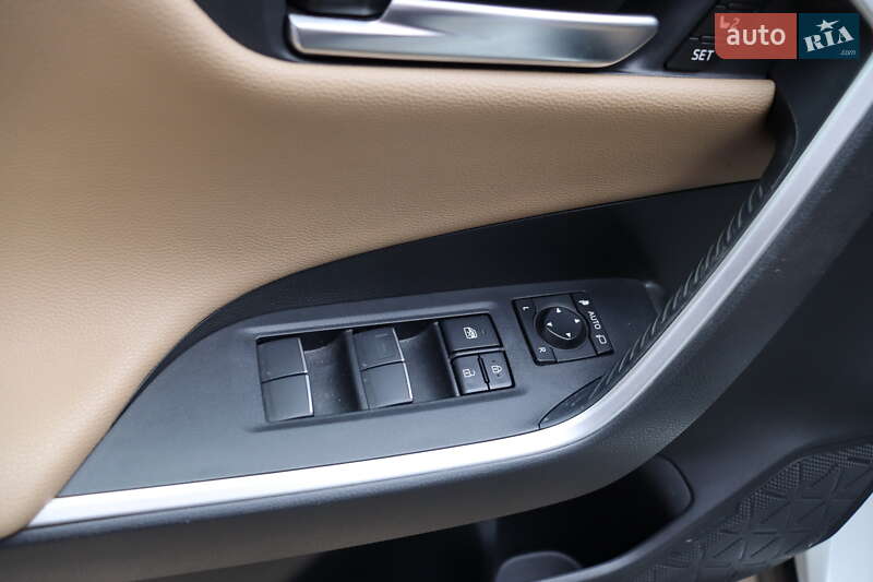 Позашляховик / Кросовер Toyota RAV4 2020 в Львові фото 17 Позашляховик / Кросовер Toyota RAV4 2020 в Львові