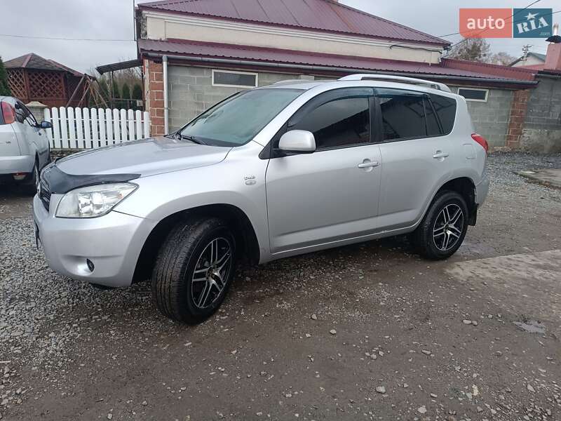 Внедорожник / Кроссовер Toyota RAV4 2007 в Шумске