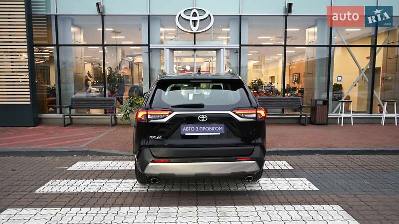 Внедорожник / Кроссовер Toyota RAV4 2023 в Киеве