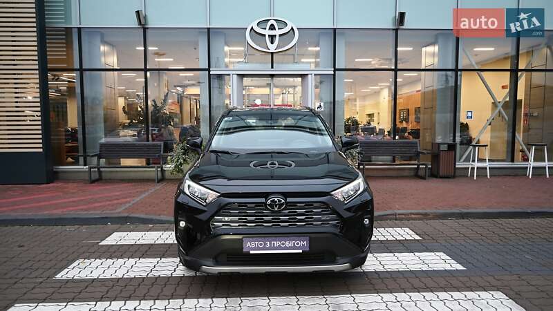 Внедорожник / Кроссовер Toyota RAV4 2023 в Киеве
