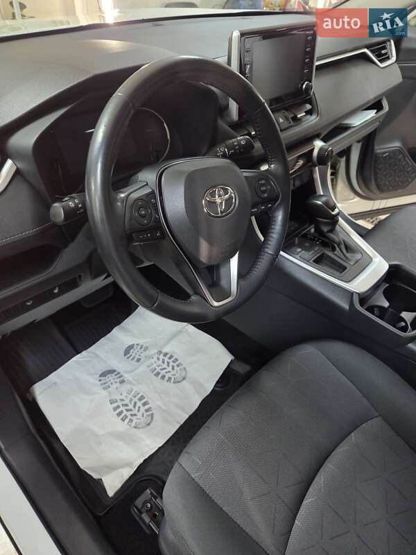 Внедорожник / Кроссовер Toyota RAV4 2019 в Харькове фото 9 Внедорожник / Кроссовер Toyota RAV4 2019 в Харькове