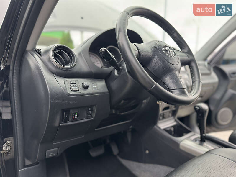 Внедорожник / Кроссовер Toyota RAV4 2004 в Одессе