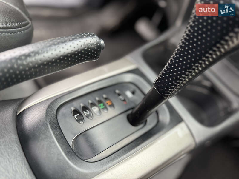 Внедорожник / Кроссовер Toyota RAV4 2004 в Одессе