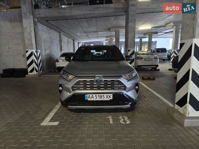 Внедорожник / Кроссовер Toyota RAV4 2019 в Киеве фото 10 Внедорожник / Кроссовер Toyota RAV4 2019 в Киеве